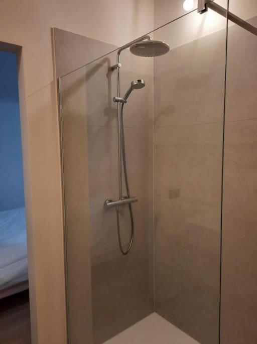 Komo Hill Stays - Guestroom Komo Cosy Kruisem 外观 照片