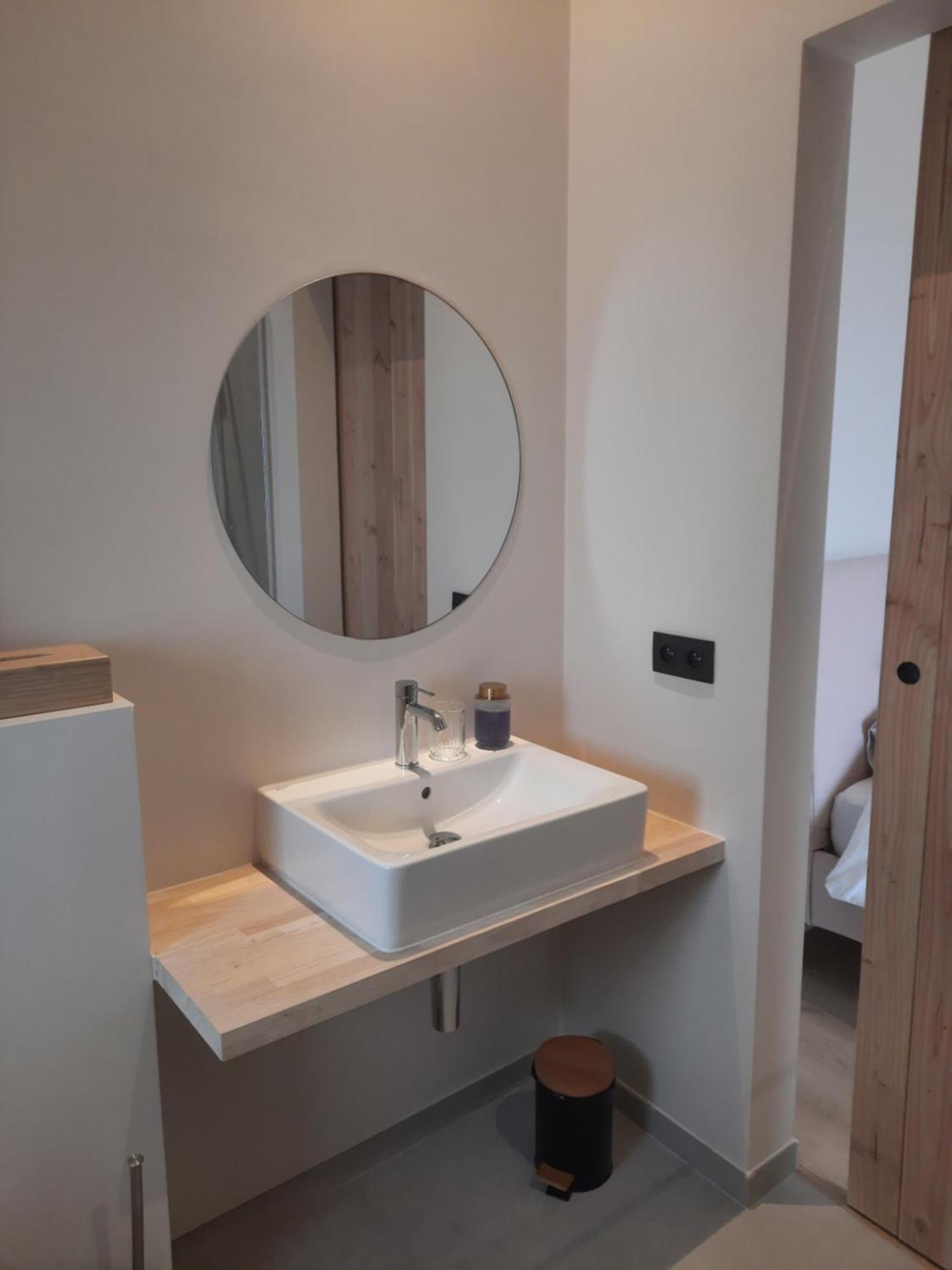 Komo Hill Stays - Guestroom Komo Cosy Kruisem 外观 照片